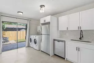 2260 Plum Ct, Pembroke Pines, FL 33026 - Photo 18