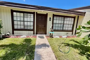 2260 Plum Ct, Pembroke Pines, FL 33026 - Photo 1