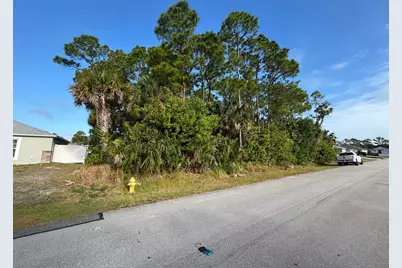 556 NE Burlington Ave Avenue NE, Palm Bay, FL 32907 - Photo 2