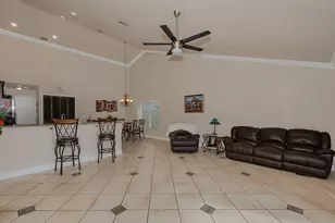1091 NW 162nd Ave, Pembroke Pines, FL 33028 - Photo 10