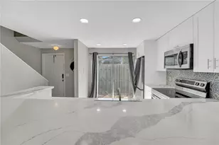 55 SW 3rd St, Pompano Beach, FL 33060 - Photo 8