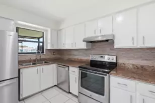 4901 Pier Dr, Greenacres, FL 33463 - Photo 4