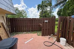 1650 Forest Lakes Cir, West Palm Beach, FL 33406 - Photo 18