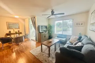 402 Villa Cir, Boynton Beach, FL 33435 - Photo 4