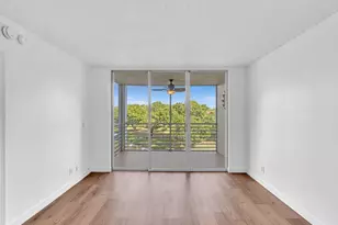 9470 Poinciana Pl, Davie, FL 33324 - Photo 26