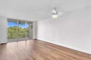 9470 Poinciana Pl, Davie, FL 33324 - Photo 4
