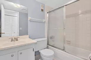 9470 Poinciana Pl, Davie, FL 33324 - Photo 6