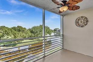9470 Poinciana Pl, Davie, FL 33324 - Photo 34