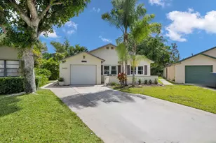 20924 N Springs Terrace, Boca Raton, FL 33428 - Photo 2