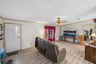11404 Lithia Pinecrest Rd, Lithia, FL 33547 - Photo 10