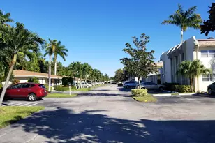 638 Snug Harbor Dr, Boynton Beach, FL 33435 - Photo 2