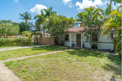 820 SW 18th Court, Fort Lauderdale, FL 33315 - Photo 2