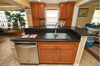 820 SW 18th Court, Fort Lauderdale, FL 33315 - Photo 8