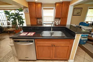 820 SW 18th Ct, Fort Lauderdale, FL 33315 - Photo 8