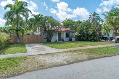820 SW 18th Court, Fort Lauderdale, FL 33315 - Photo 24