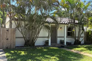 820 SW 18th Ct, Fort Lauderdale, FL 33315 - Photo 1
