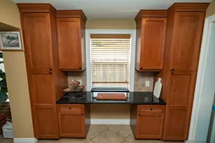 820 SW 18th Ct, Fort Lauderdale, FL 33315 - Photo 10