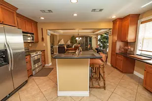 820 SW 18th Ct, Fort Lauderdale, FL 33315 - Photo 6