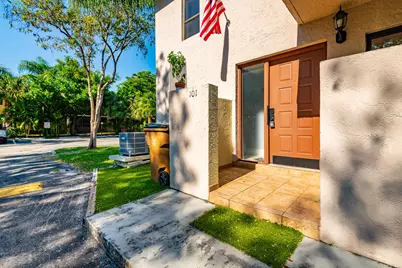 740 SE 1st Way #101, Deerfield Beach, FL 33441 - Photo 4