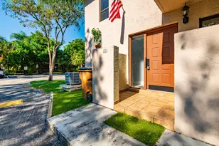 740 SE 1st Way, Deerfield Beach, FL 33441 - Photo 4
