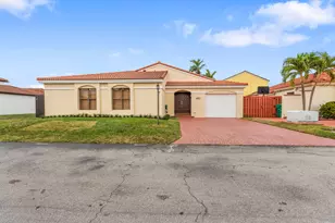 8871 SW 6th St, Miami, FL 33174 - Photo 2