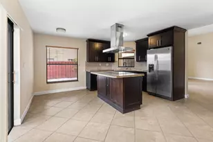 8871 SW 6th St, Miami, FL 33174 - Photo 6