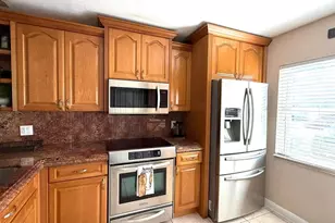 40 Essex Ct, Royal Palm Beach, FL 33411 - Photo 6