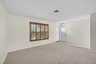 9820 Jonquil Cir N, Palm Beach Gardens, FL 33410 - Photo 12