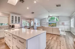 185 Thornton Dr, Palm Beach Gardens, FL 33418 - Photo 14