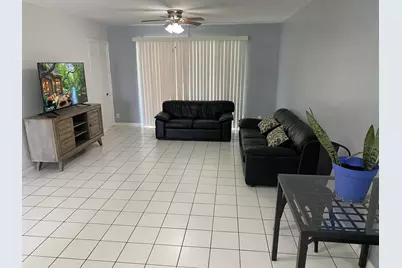 61 East Court, Royal Palm Beach, FL 33411 - Photo 4