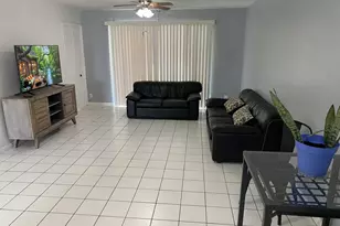 61 East Ct, Royal Palm Beach, FL 33411 - Photo 4
