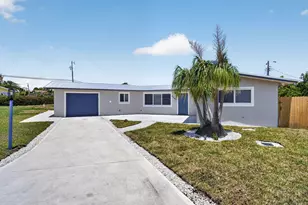 9361 SE Duncan St, Hobe Sound, FL 33455 - Photo 2
