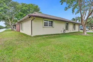 3747 E Valley Green Dr, Davie, FL 33328 - Photo 34