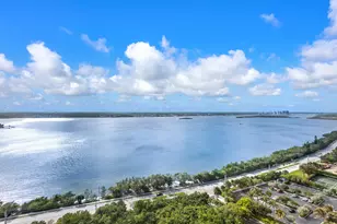 5070 N Ocean Dr, Singer Island, FL 33404 - Photo 14