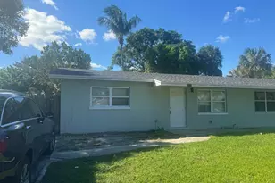 8817 Dania Dr, Palm Beach Gardens, FL 33410 - Photo 2