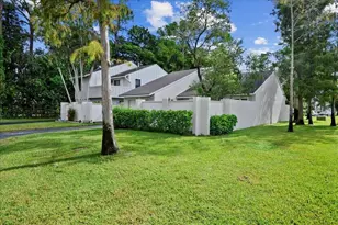 12875 Spinnaker Ln, Wellington, FL 33414 - Photo 18