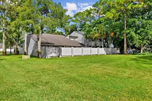 12875 Spinnaker Ln, Wellington, FL 33414 - Photo 18