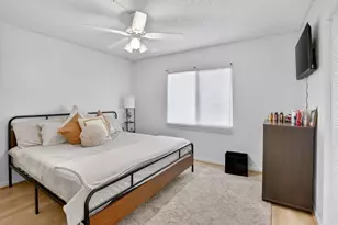 13700 SW 11th St, Pembroke Pines, FL 33027 - Photo 30