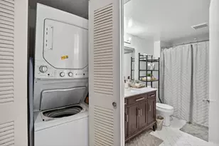 13700 SW 11th St, Pembroke Pines, FL 33027 - Photo 34