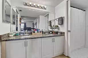 13700 SW 11th St, Pembroke Pines, FL 33027 - Photo 28