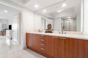 2650 Lake Shore Dr, Riviera Beach, FL 33404 - Photo 18