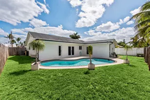 11831 NW 38th Pl, Sunrise, FL 33323 - Photo 4