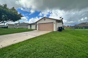 1021 SW Du Bois Ave, Port Saint Lucie, FL 34953 - Photo 2