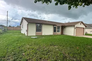 1021 SW Du Bois Ave, Port Saint Lucie, FL 34953 - Photo 1