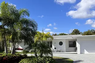 464 NW 11th St, Boca Raton, FL 33432 - Photo 1
