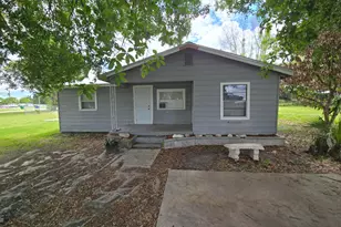 408 NW 10th Ave, Okeechobee, FL 34974 - Photo 4