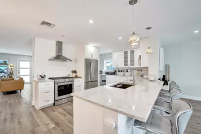381 SE 3rd Street, Pompano Beach, FL 33060 - Photo 2