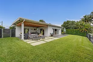 381 SE 3rd St, Pompano Beach, FL 33060 - Photo 40