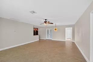 146 Wellesley Dr, Lake Worth Beach, FL 33460 - Photo 8