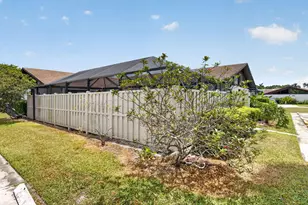 9879 Boca Gardens Trail, Boca Raton, FL 33496 - Photo 28